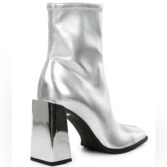 NWOB $120 GB
Border-Line Stretch Silver Metallic Block Heel Booties - Picture 2 of 8